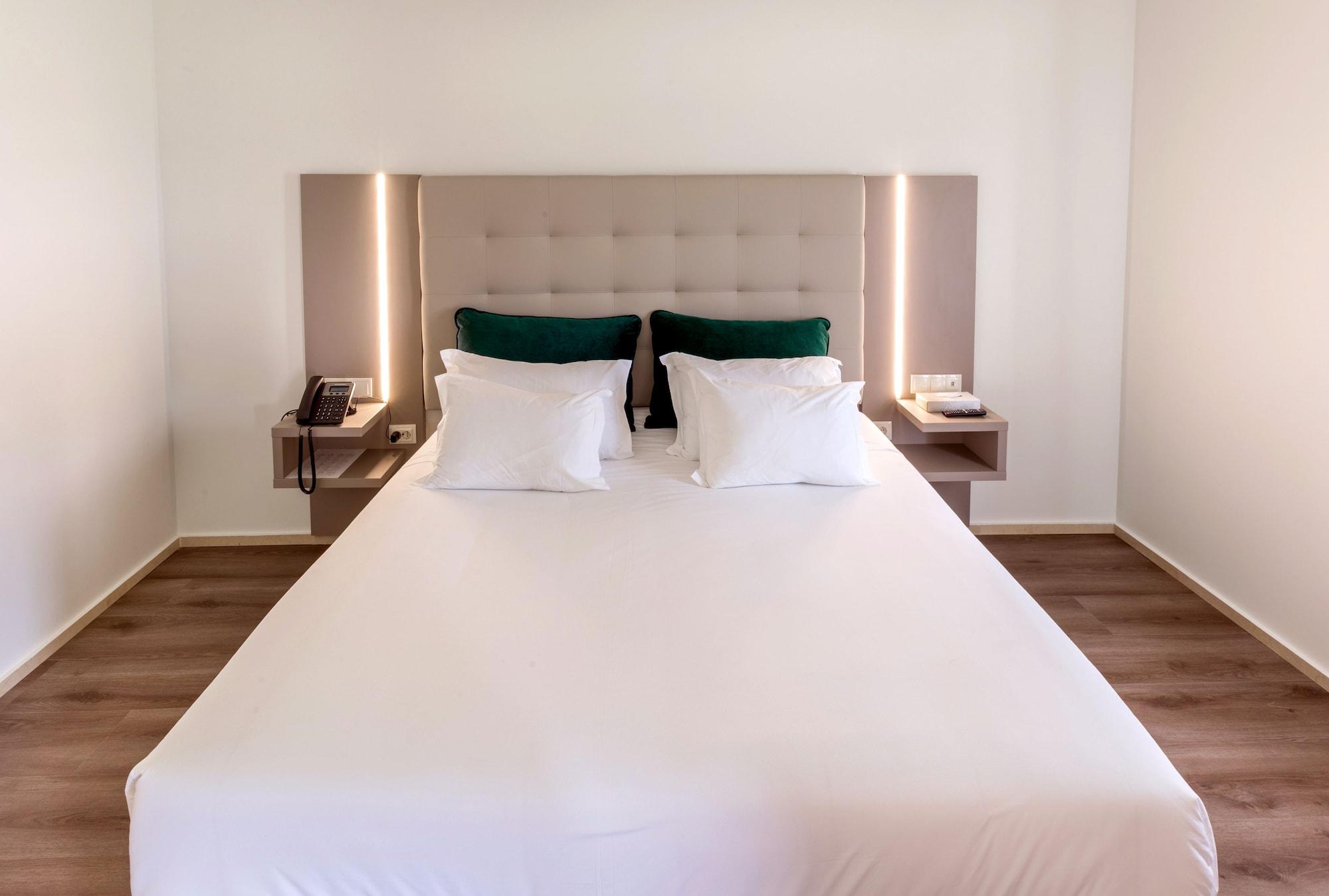 Oporto Airport & Business Hotel 4*