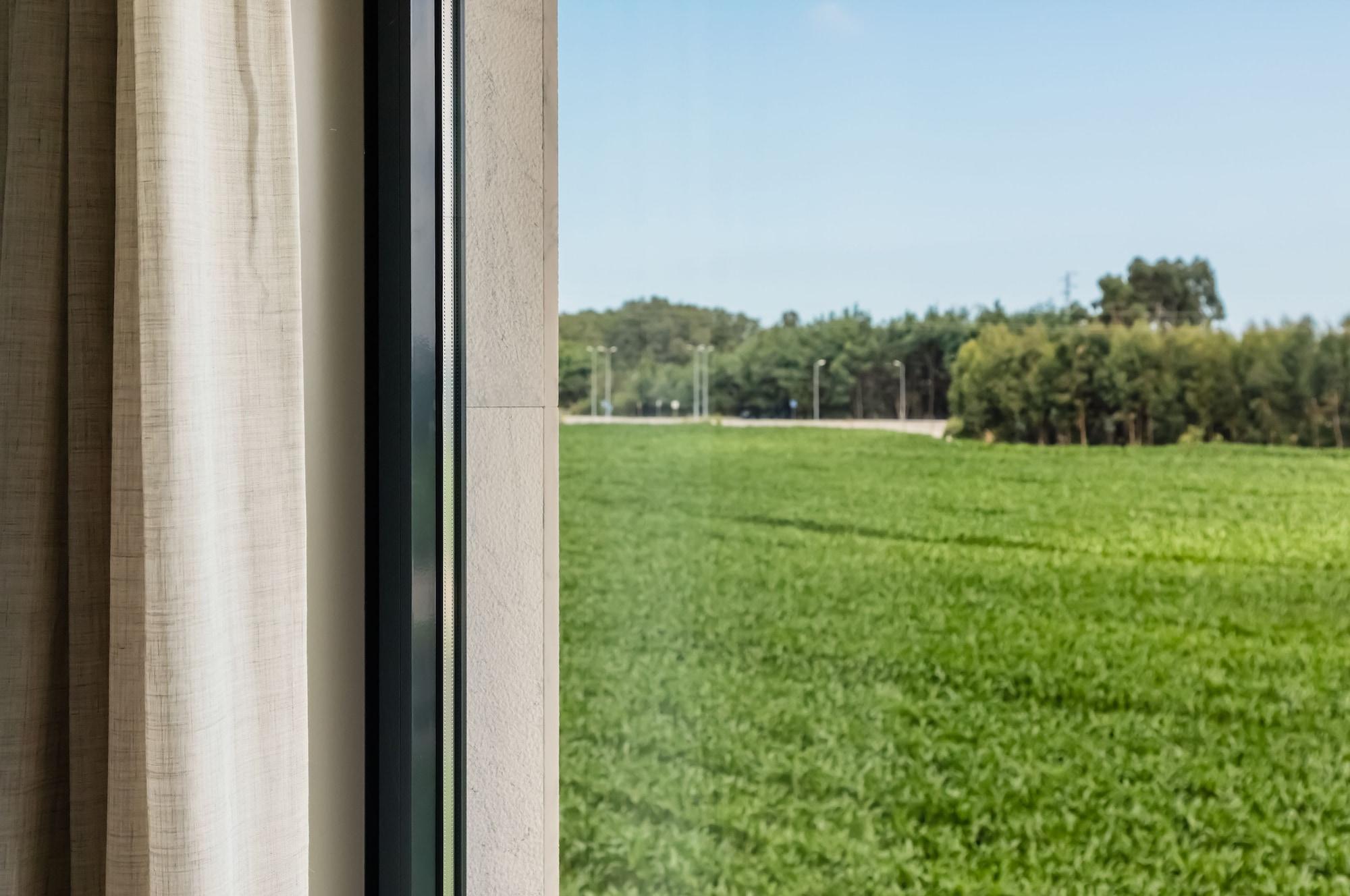 Oporto Airport & Business 4*