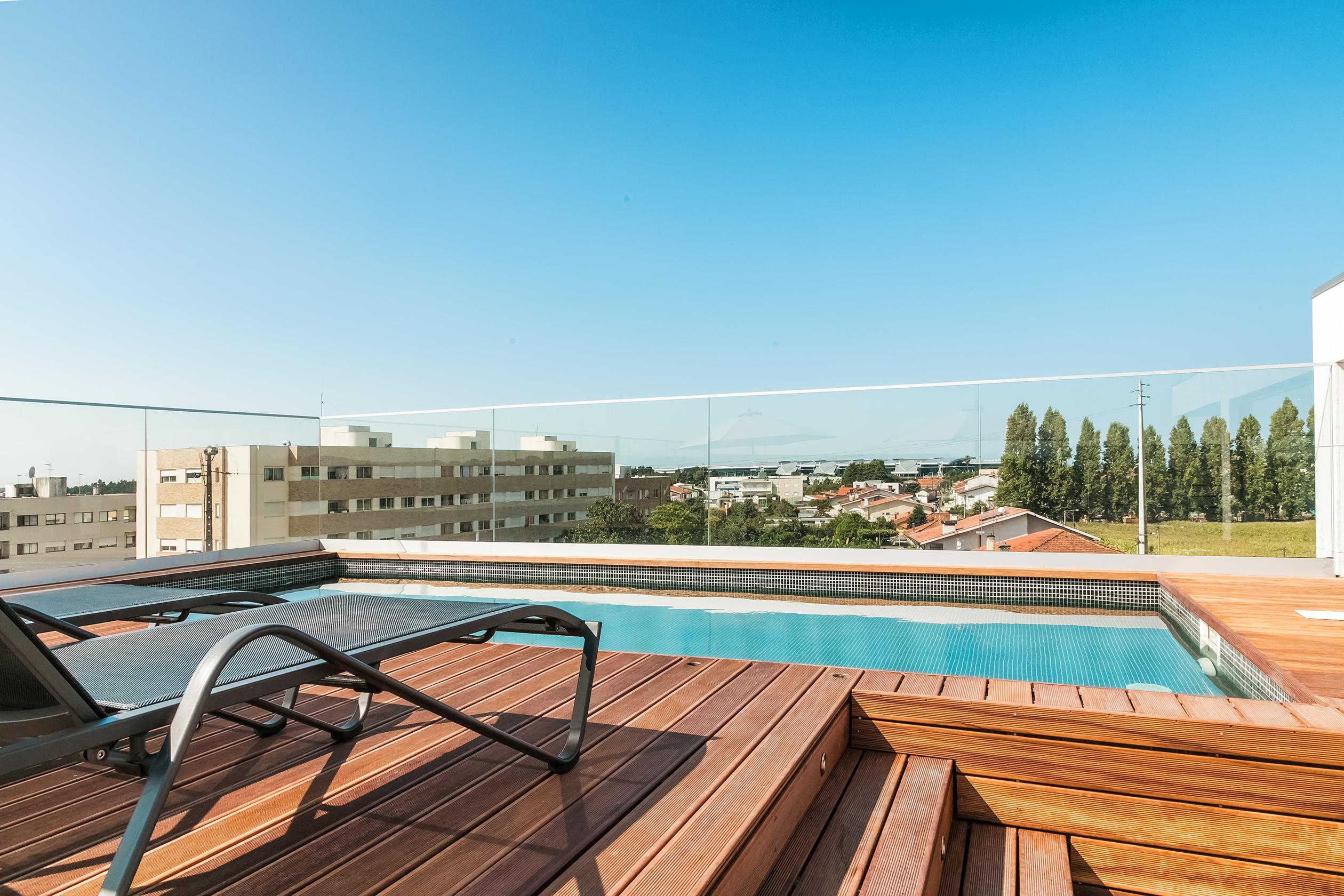 Oporto Airport & Business