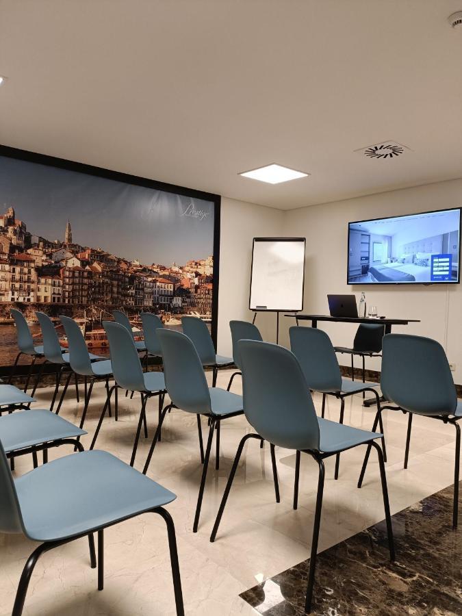 Oporto Airport & Business 4*