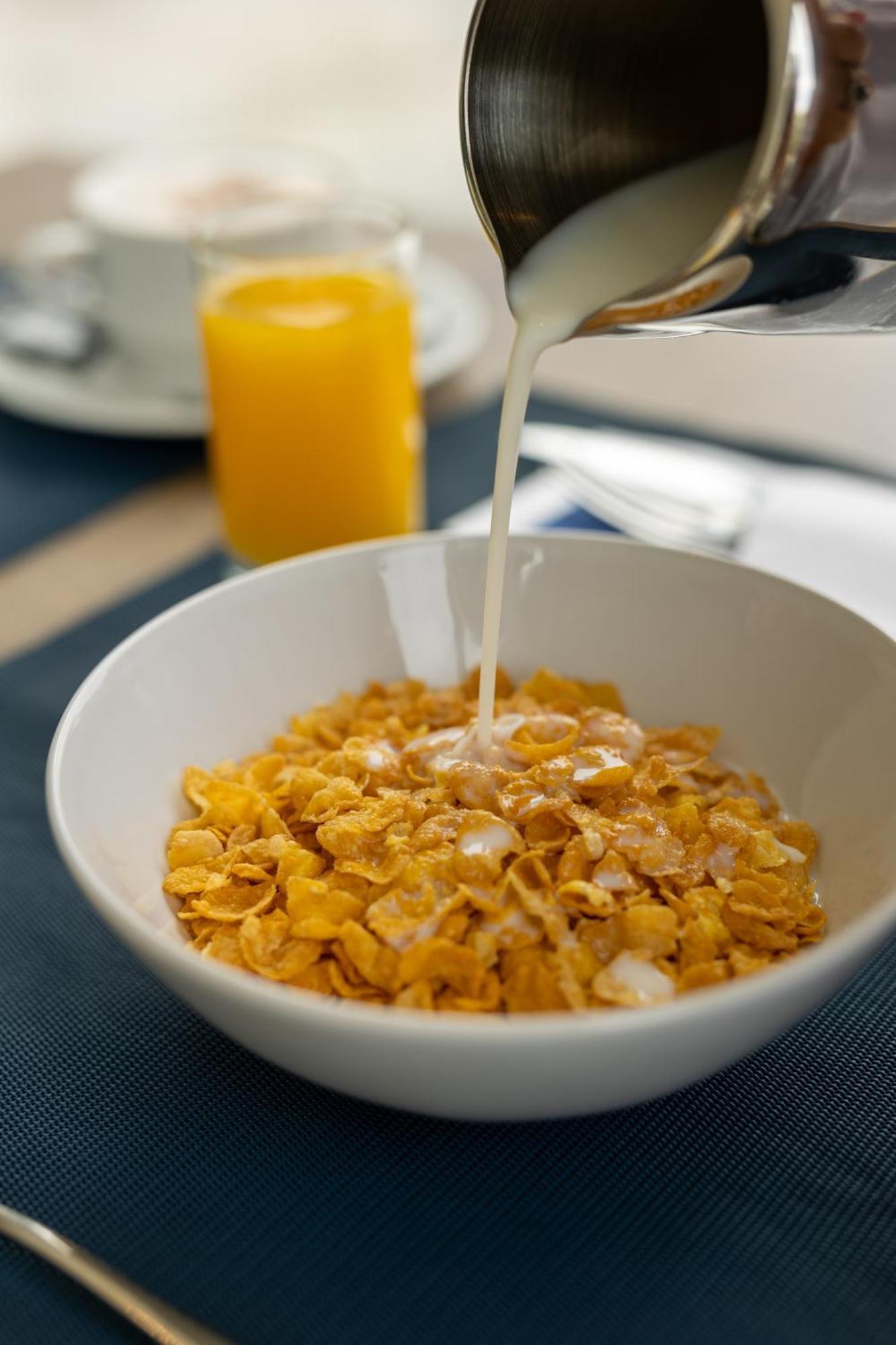 Oporto Airport & Business