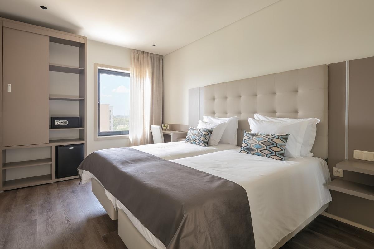 Oporto Airport & Business 4* Maía