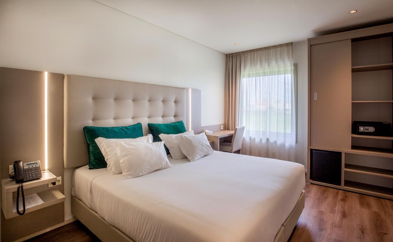 Oporto Airport & Business 4*