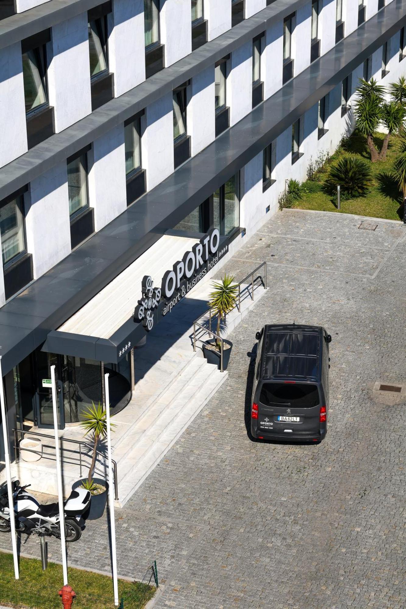Oporto Airport & Business Maía